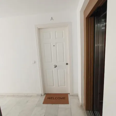 Apartamento Duplex En Centro De Malaga, Calle Nuno Gomez Málaga
